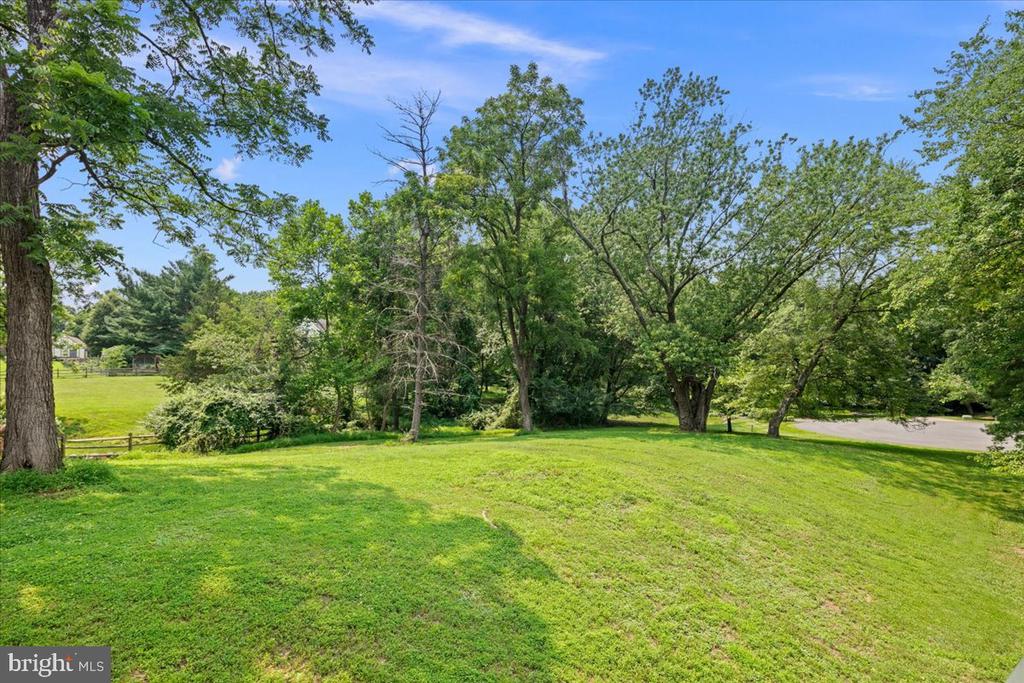 353 GALLOP WOOD PLACE