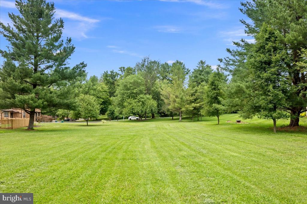 353 GALLOP WOOD PLACE