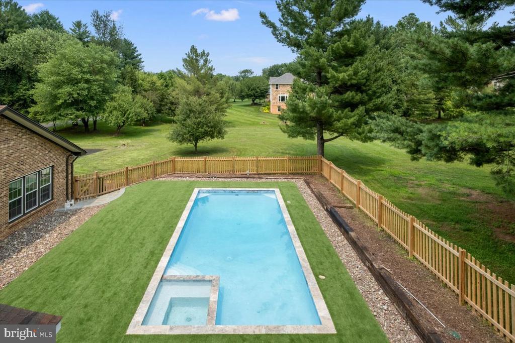 353 GALLOP WOOD PLACE