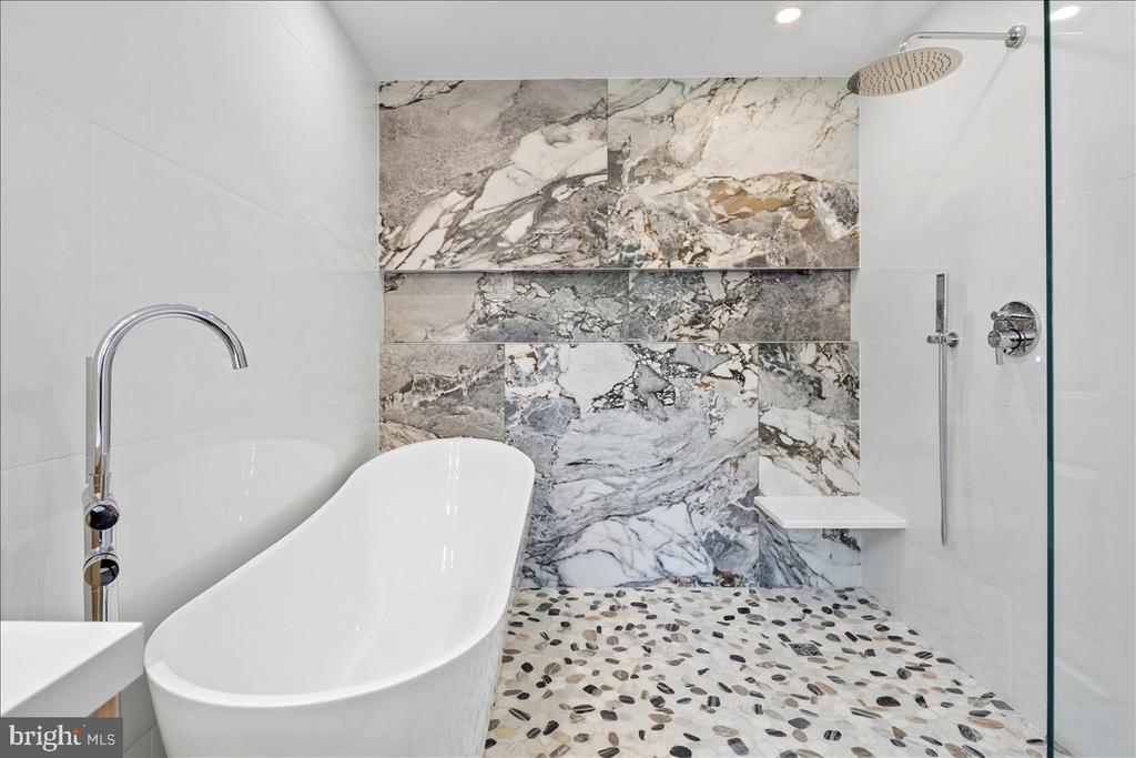 353 GALLOP WOOD PLACE