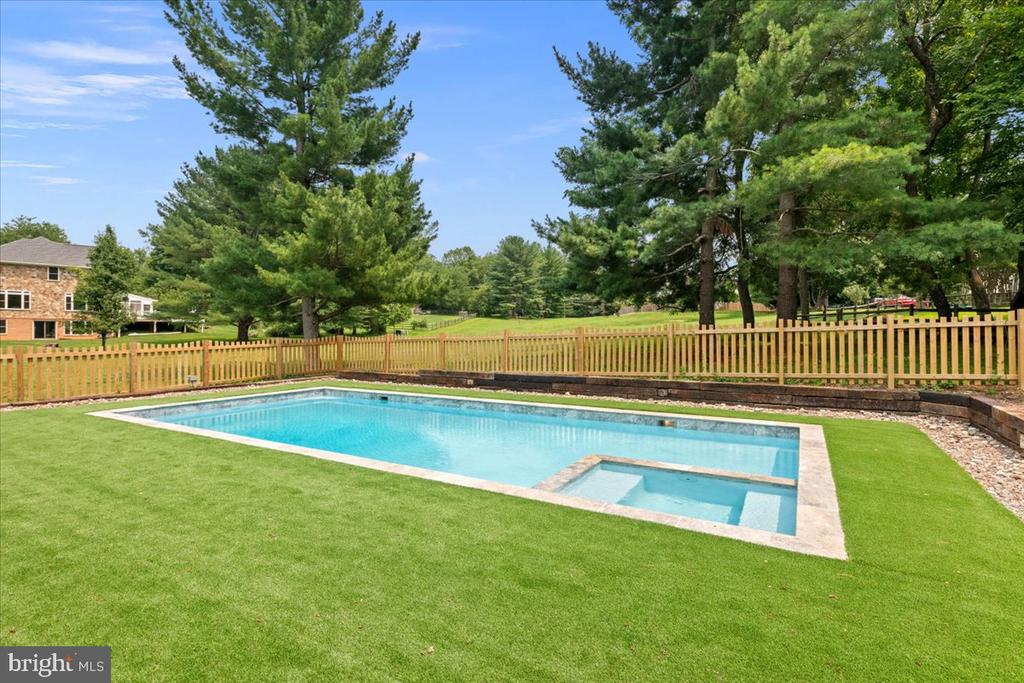 353 GALLOP WOOD PLACE