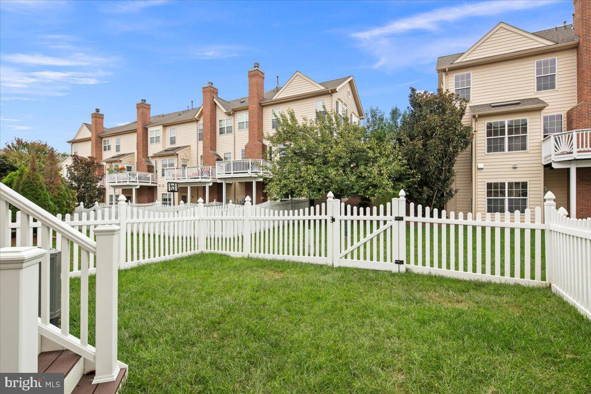 19595 ASPENDALE SQUARE