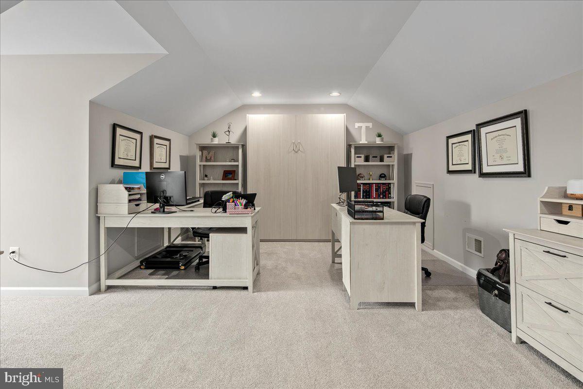 19595 ASPENDALE SQUARE