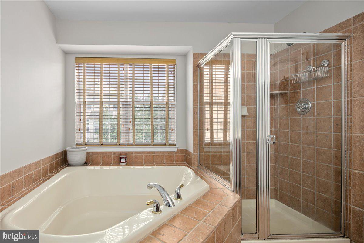 19595 ASPENDALE SQUARE