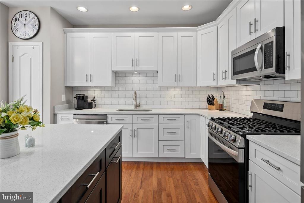 19595 ASPENDALE SQUARE