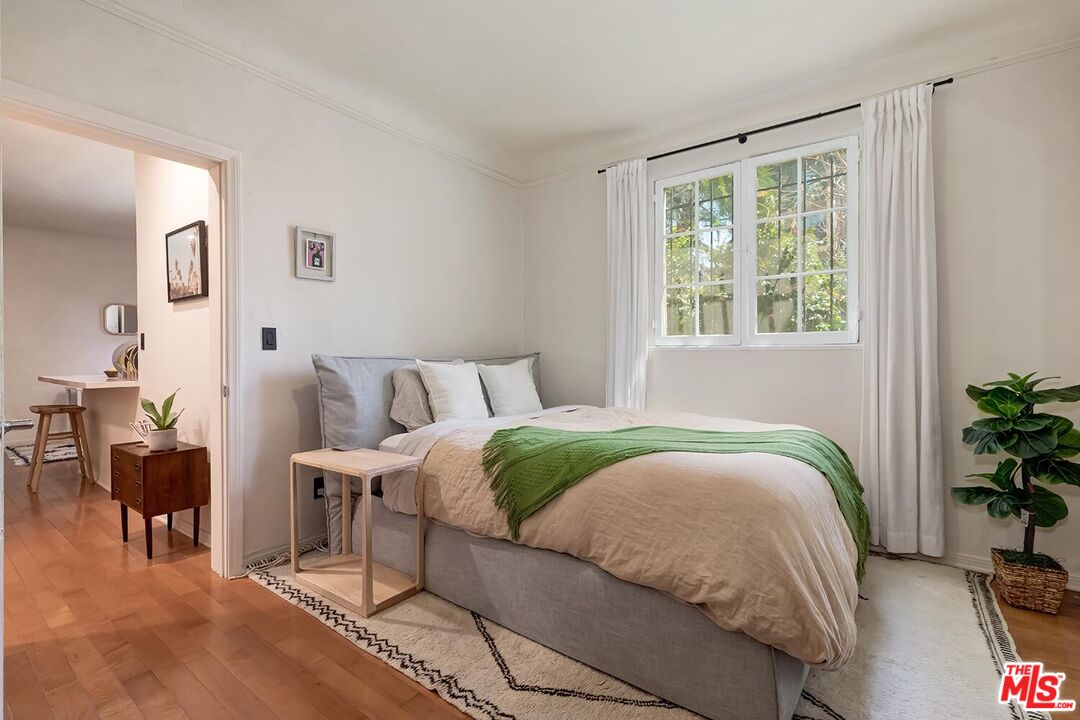 1345 N Hayworth Ave Unit: 1