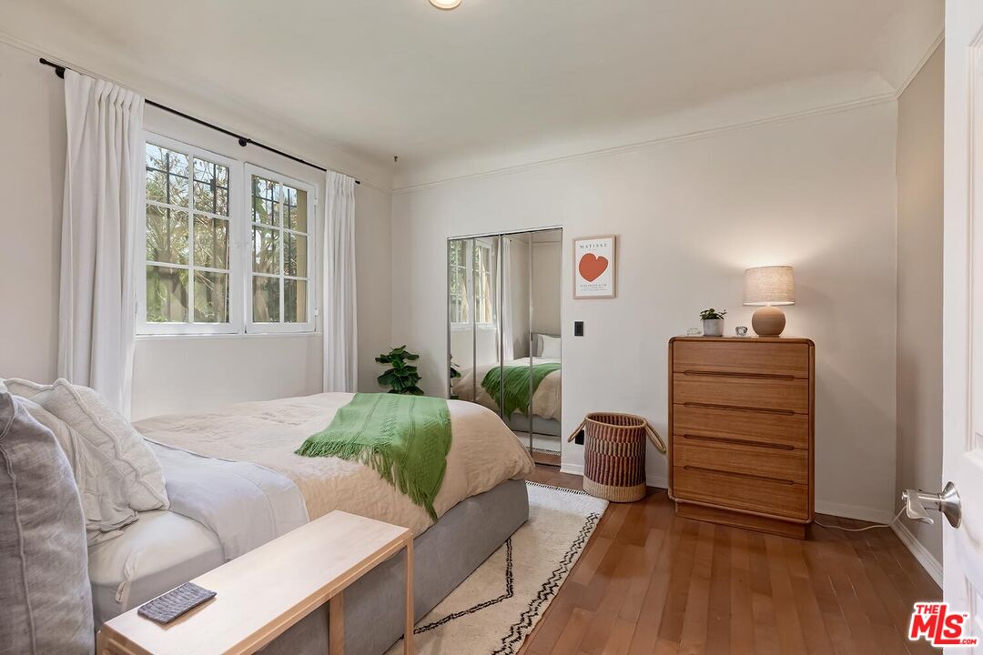 1345 N Hayworth Ave Unit: 1