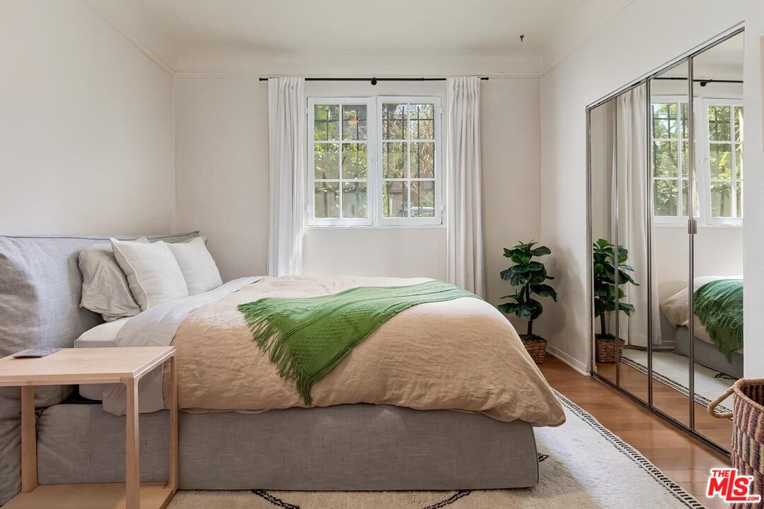 1345 N Hayworth Ave Unit: 1