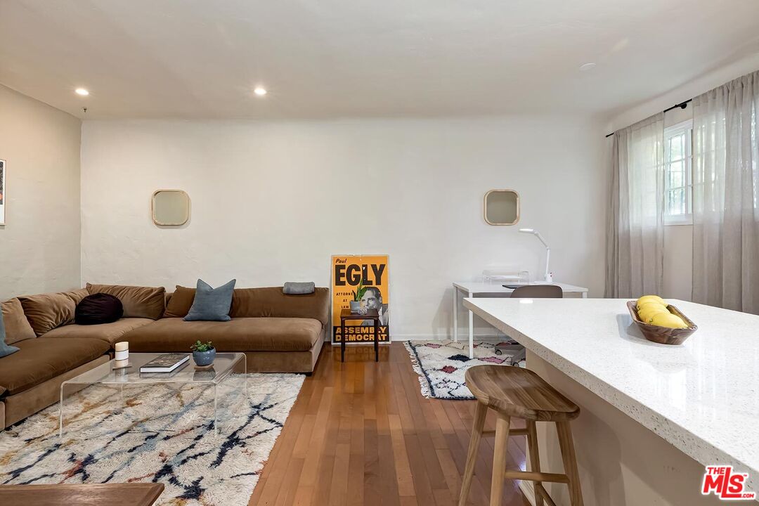1345 N Hayworth Ave Unit: 1