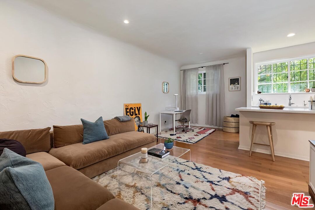 1345 N Hayworth Ave Unit: 1