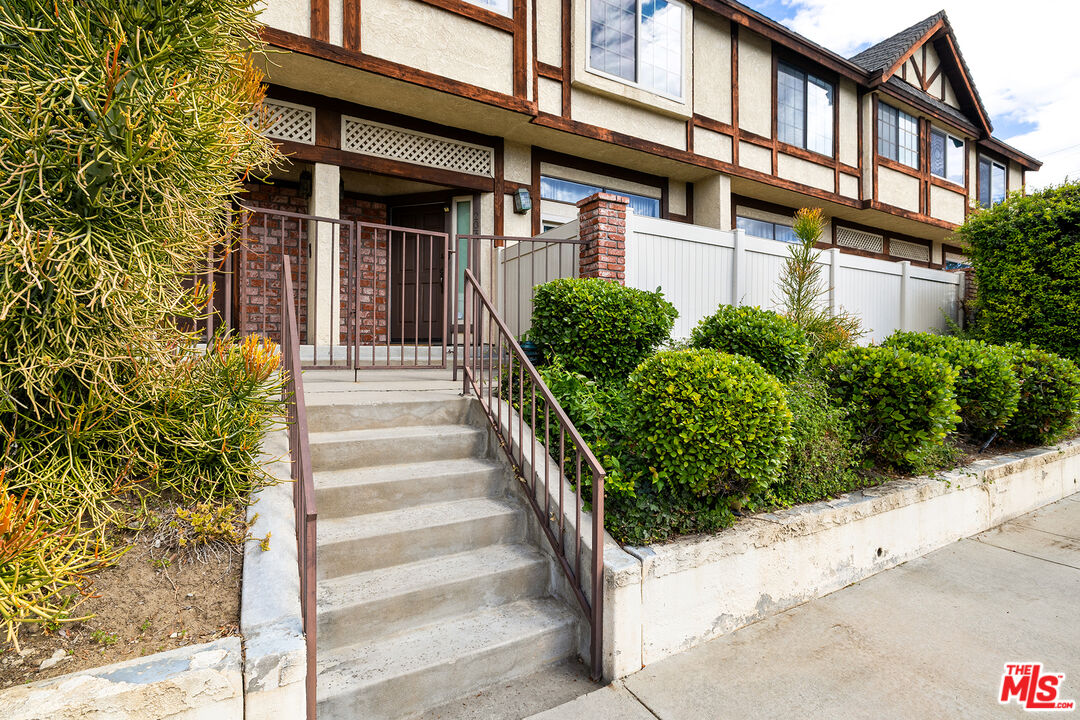 22525 Sherman Way Unit: 203