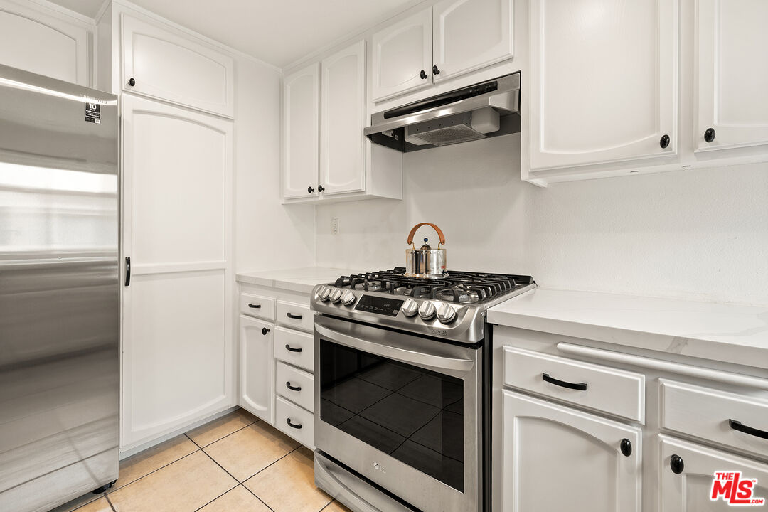 22525 Sherman Way Unit: 203