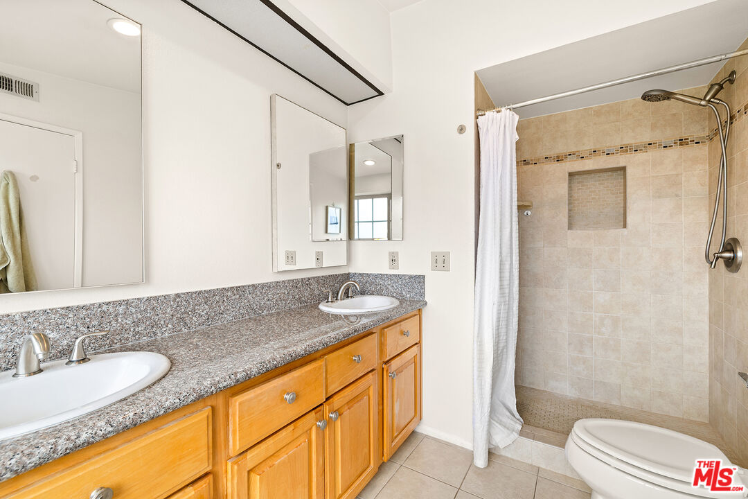 22525 Sherman Way Unit: 203