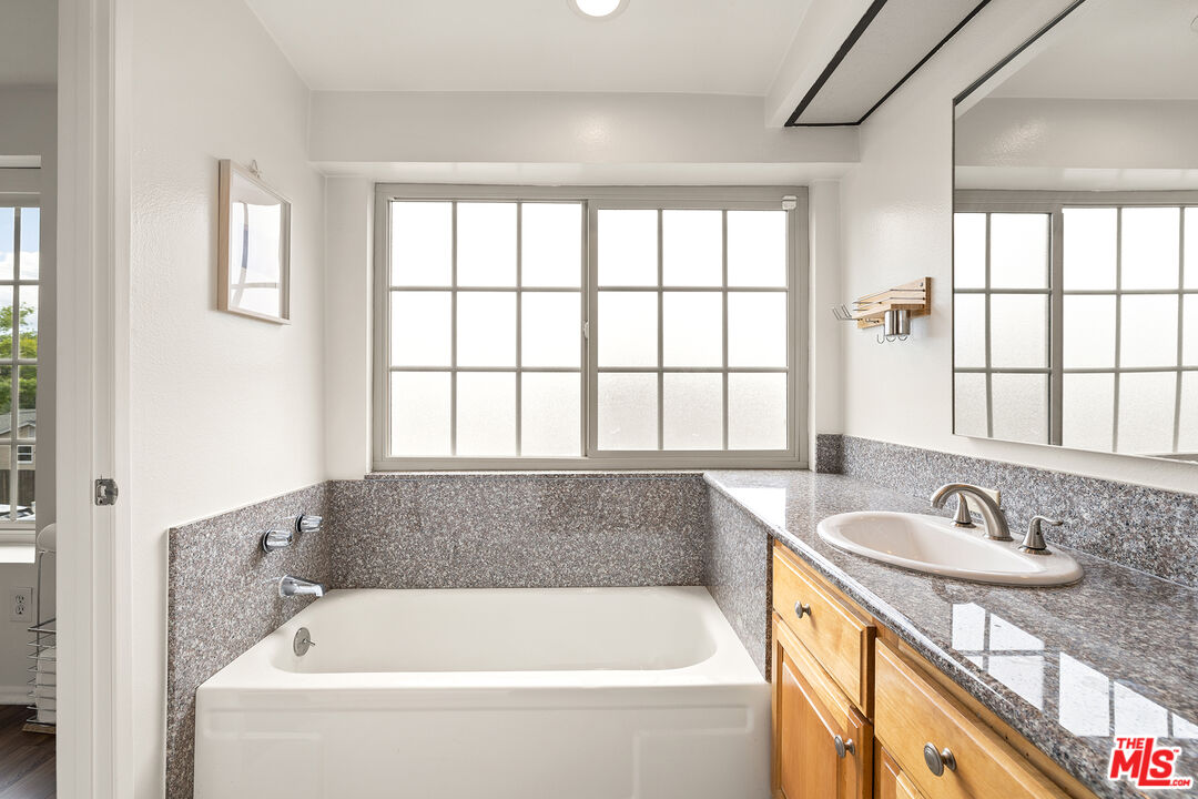 22525 Sherman Way Unit: 203