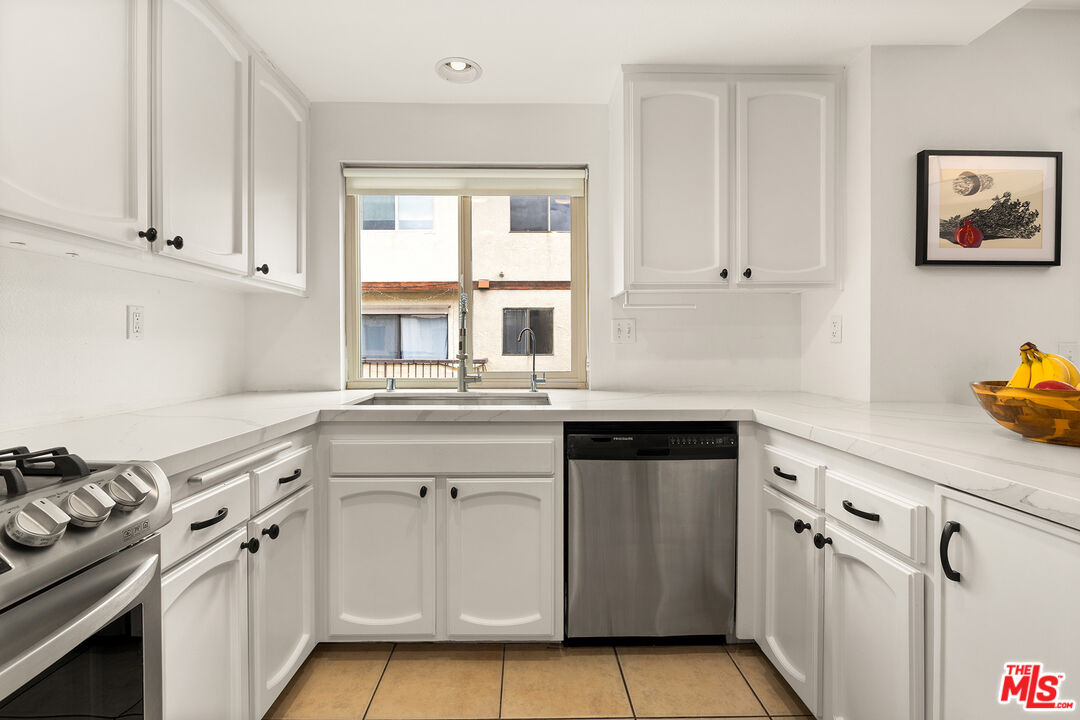 22525 Sherman Way Unit: 203