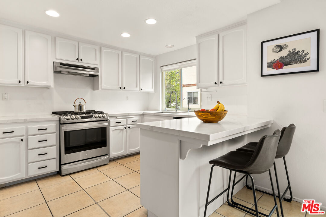 22525 Sherman Way Unit: 203