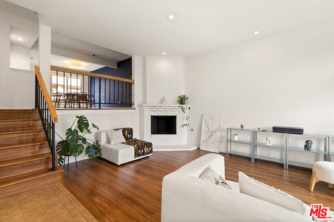 22525 Sherman Way Unit: 203