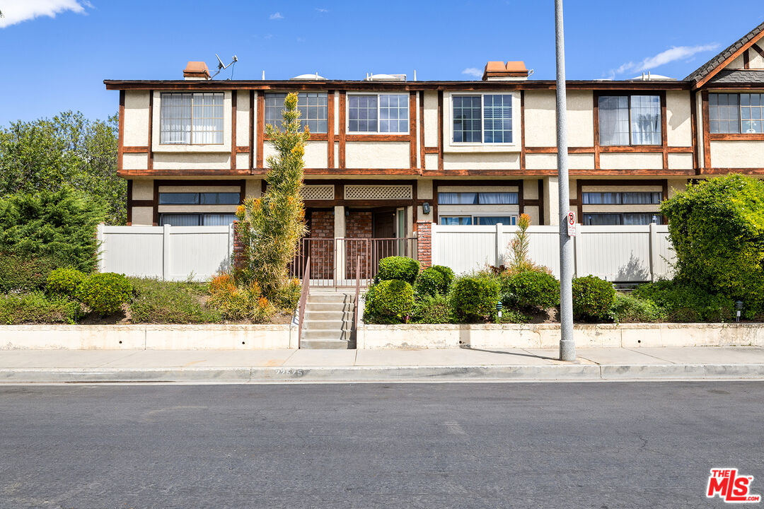 22525 Sherman Way Unit: 203