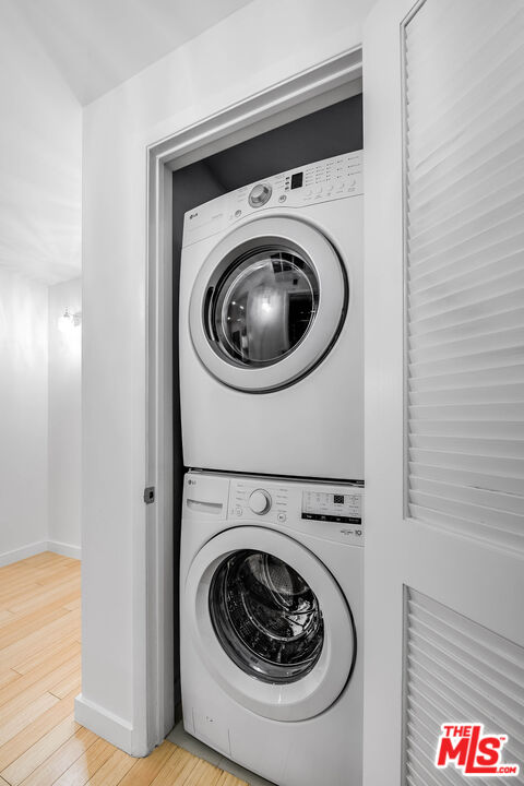 966 S St Andrews Pl Unit: 104