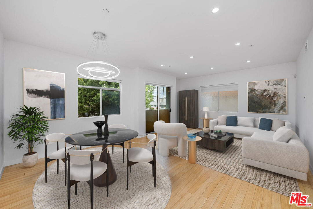 966 S St Andrews Pl Unit: 104