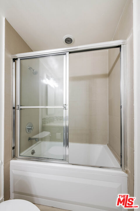 966 S St Andrews Pl Unit: 104