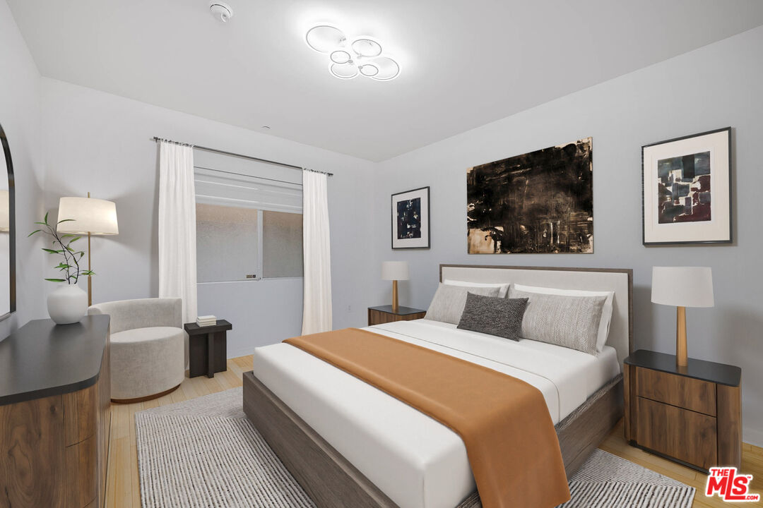 966 S St Andrews Pl Unit: 104
