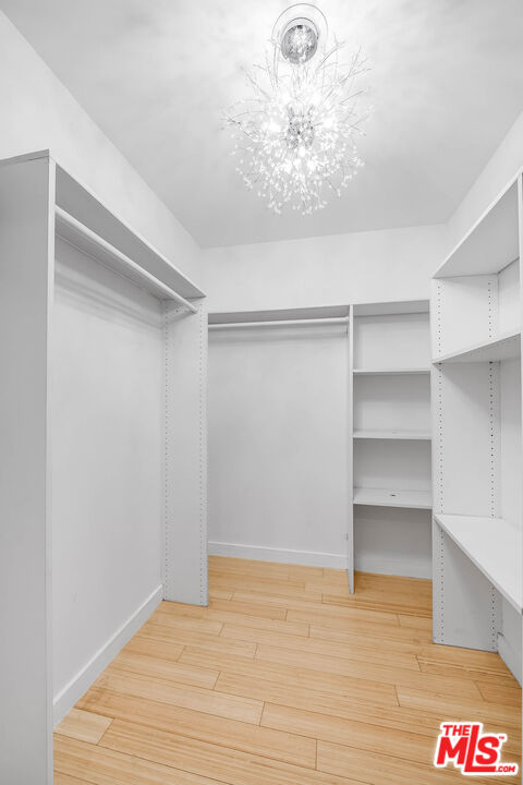 966 S St Andrews Pl Unit: 104