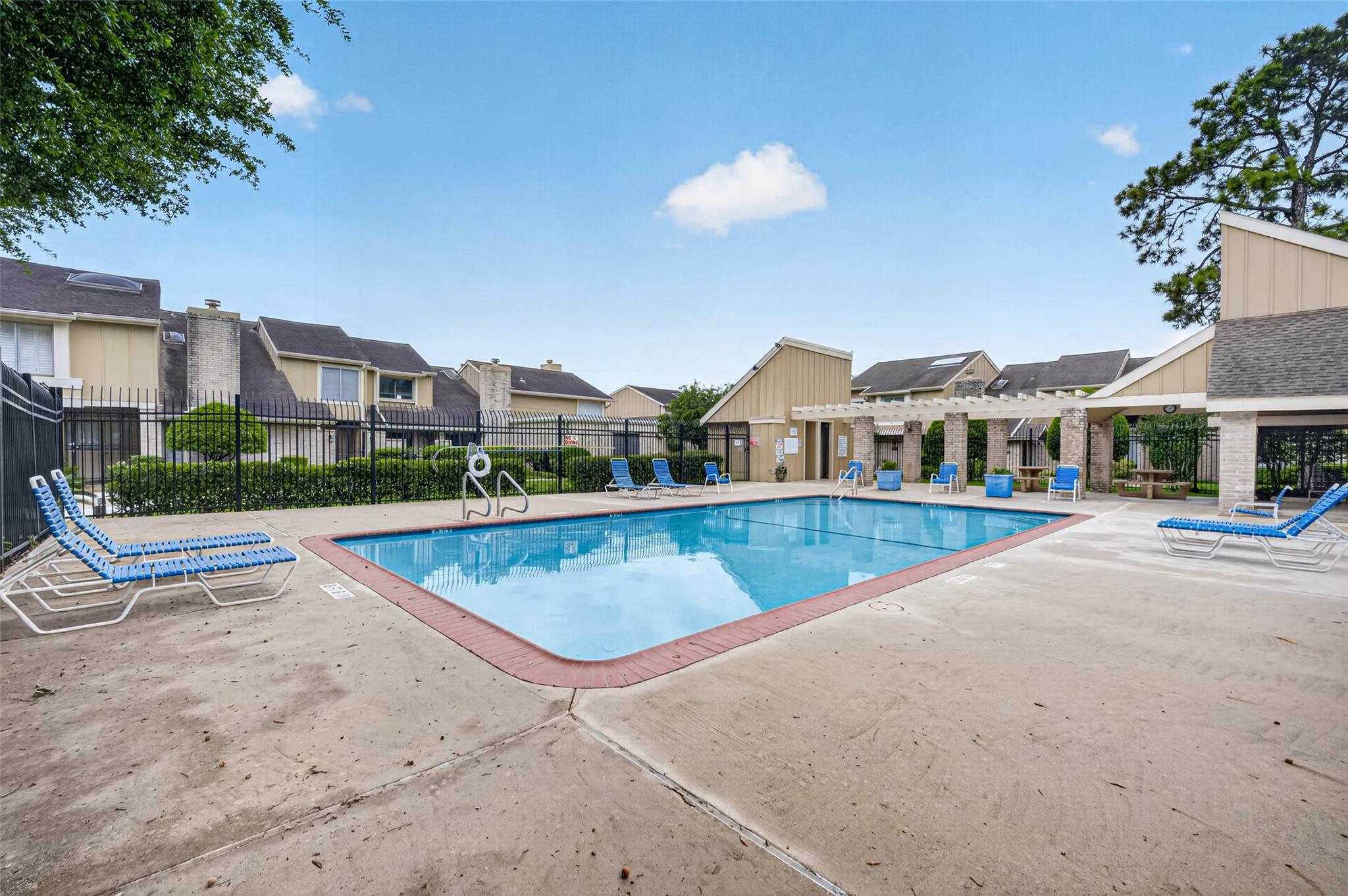 2340 Woodland Park Drive # 113