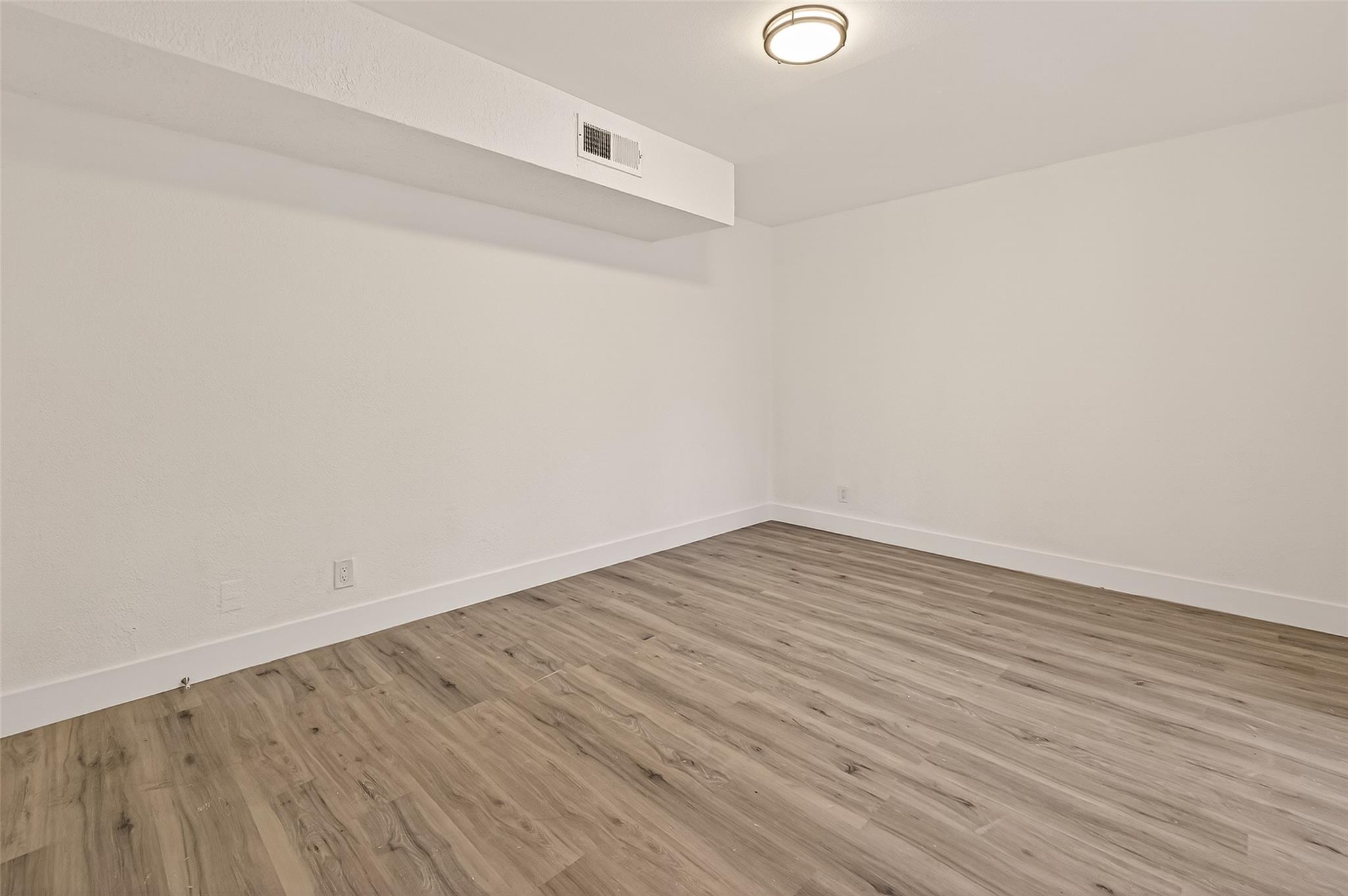 3300 Yorktown Street # 15