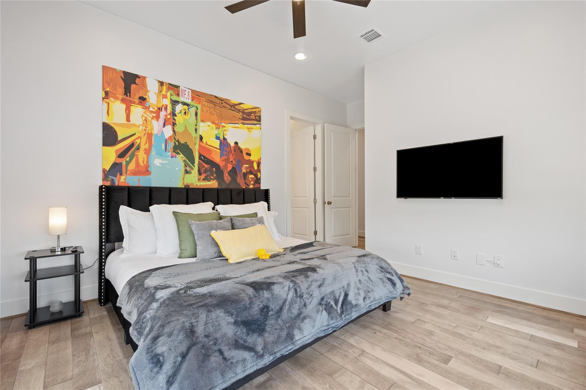 5914 Val Verde Street