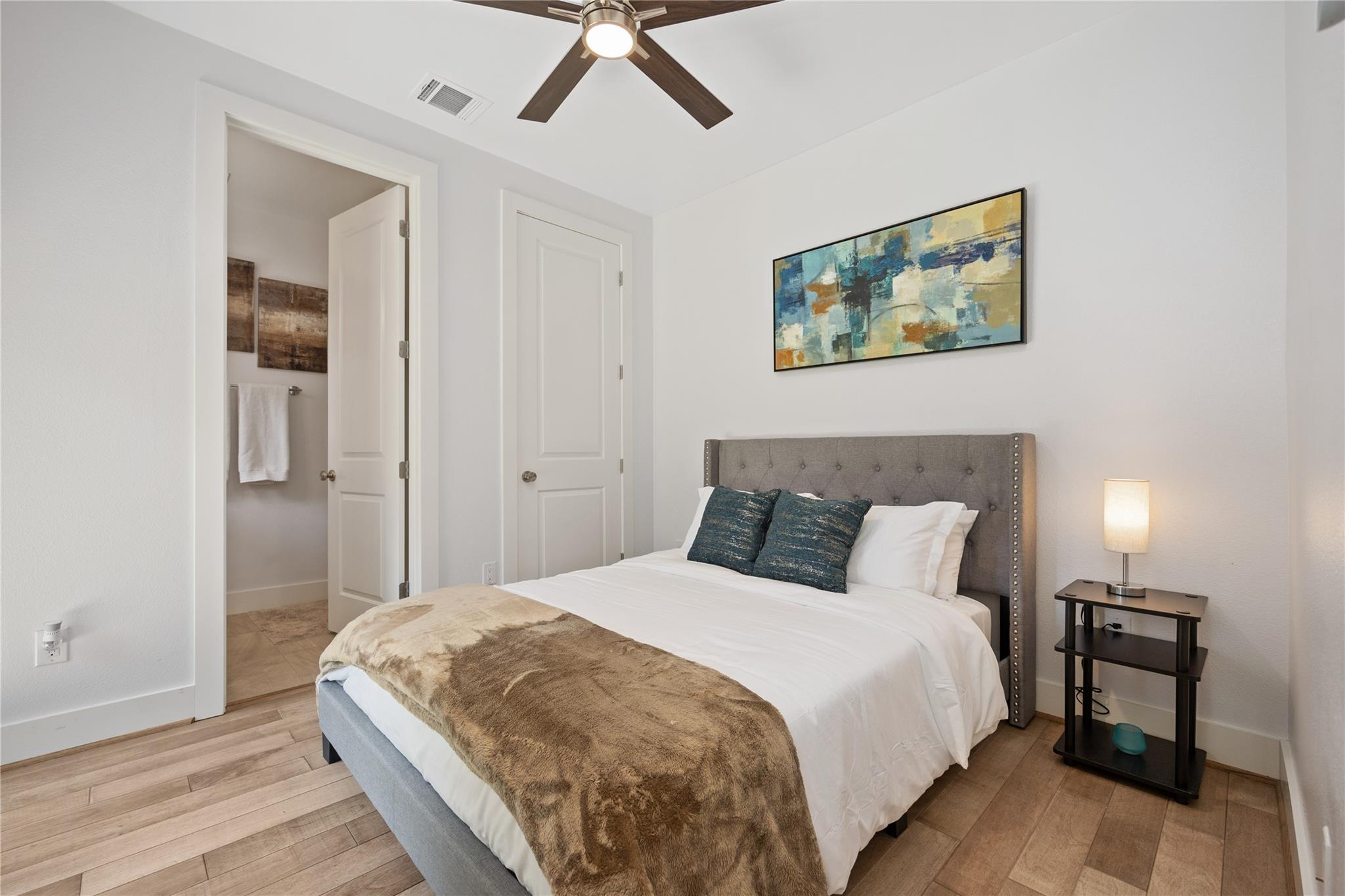 5914 Val Verde Street