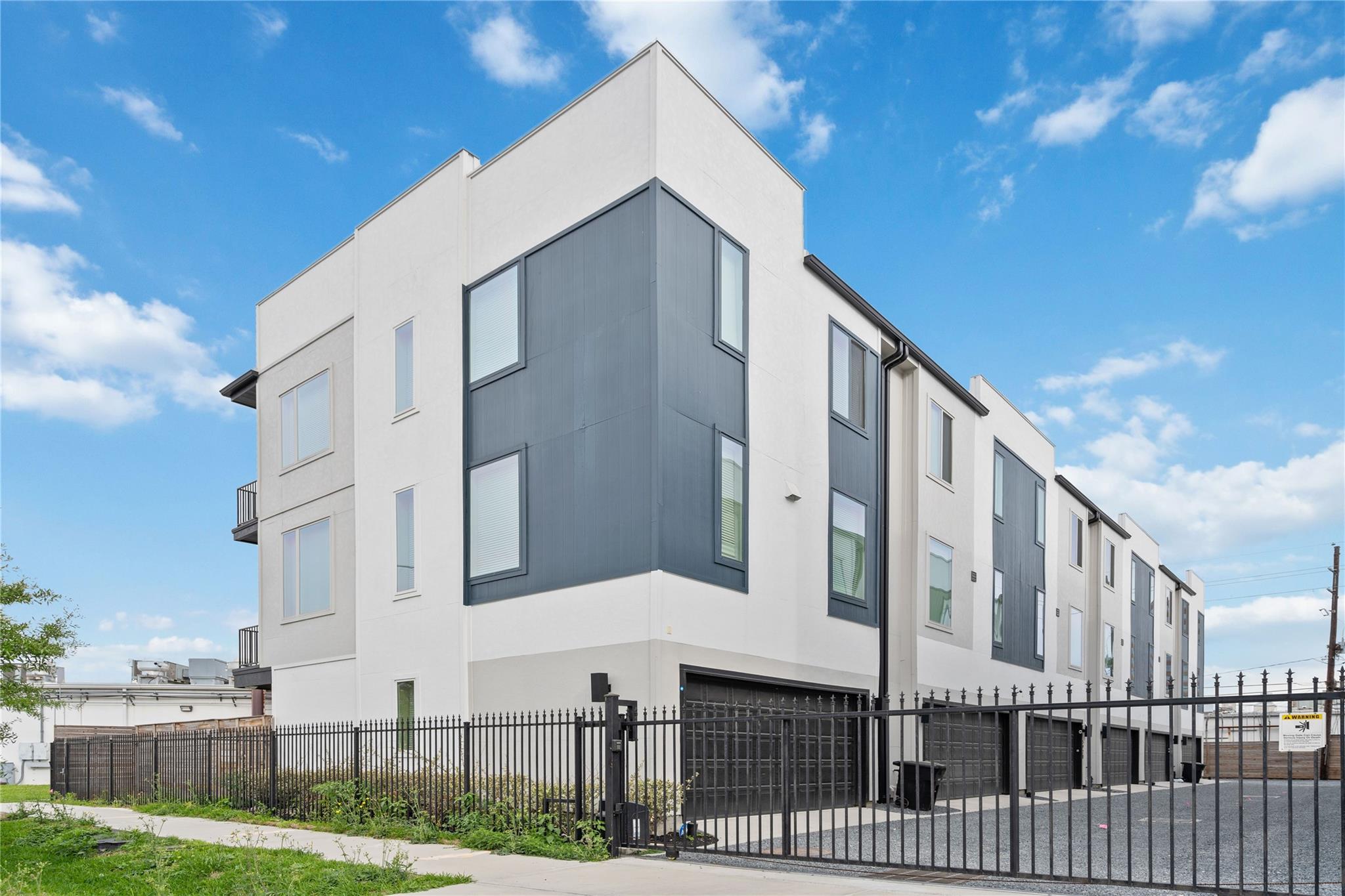 5914 Val Verde Street