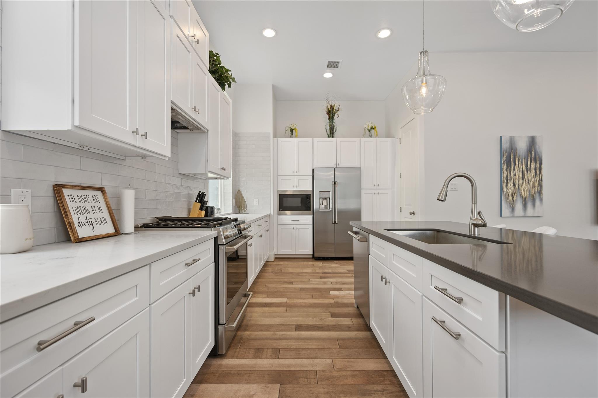 5914 Val Verde Street