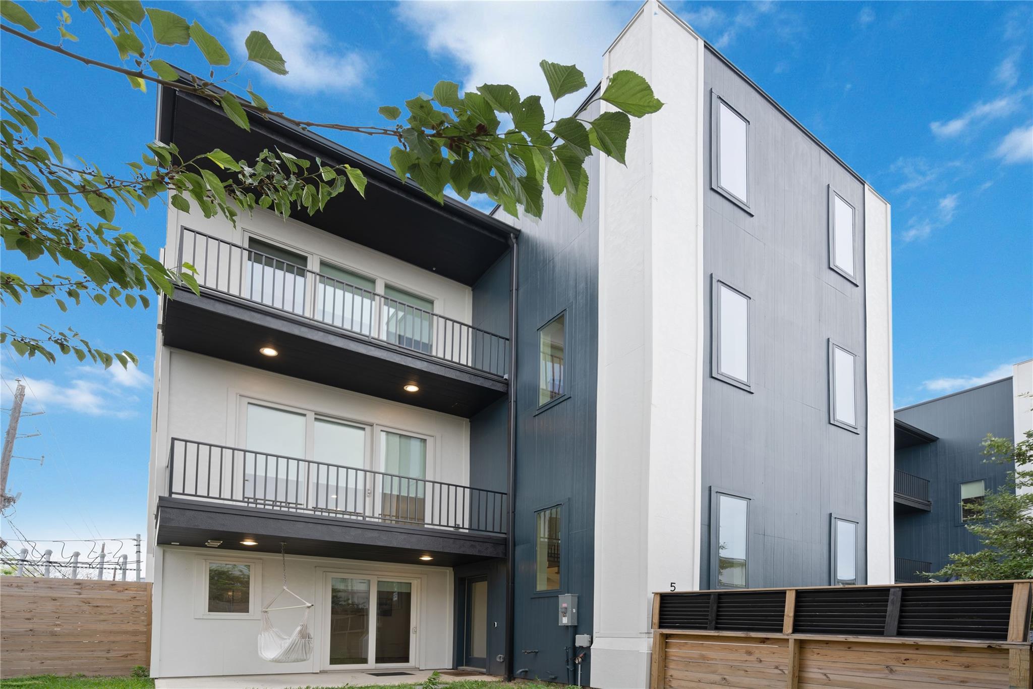 5914 Val Verde Street