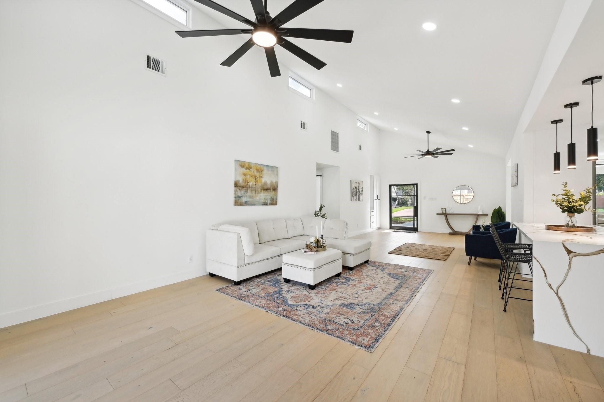 3729 Rio Vista Street