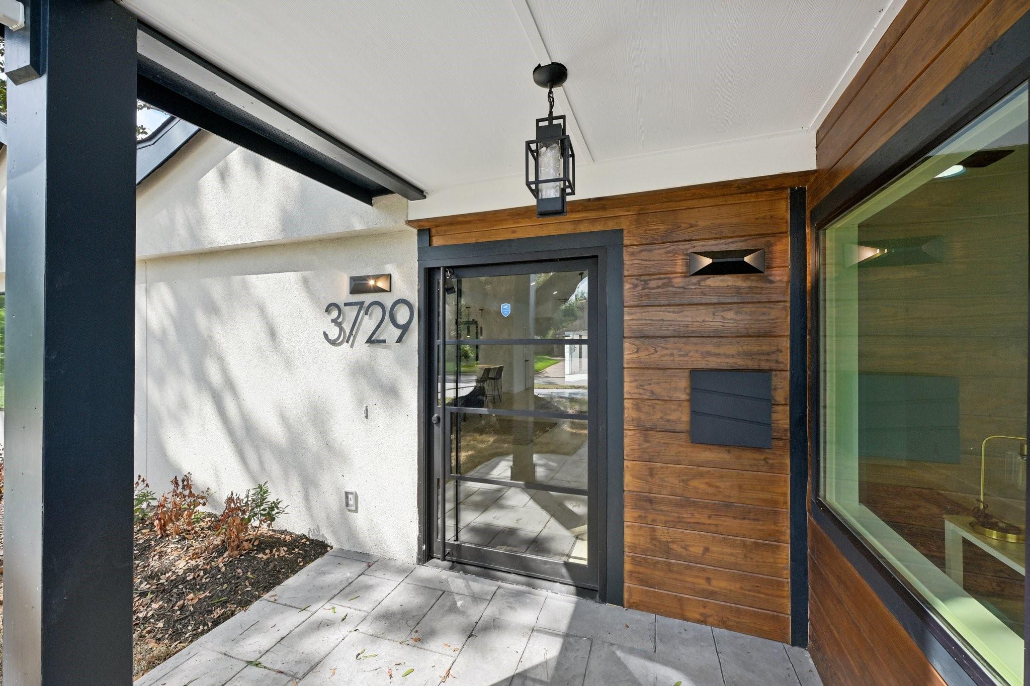 3729 Rio Vista Street