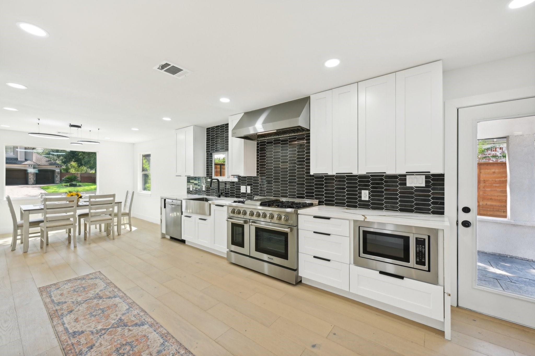 3729 Rio Vista Street