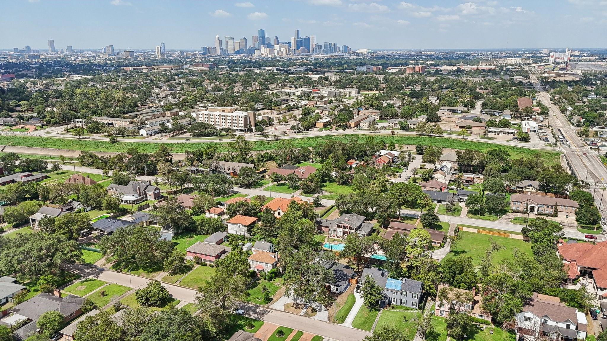 3729 Rio Vista Street