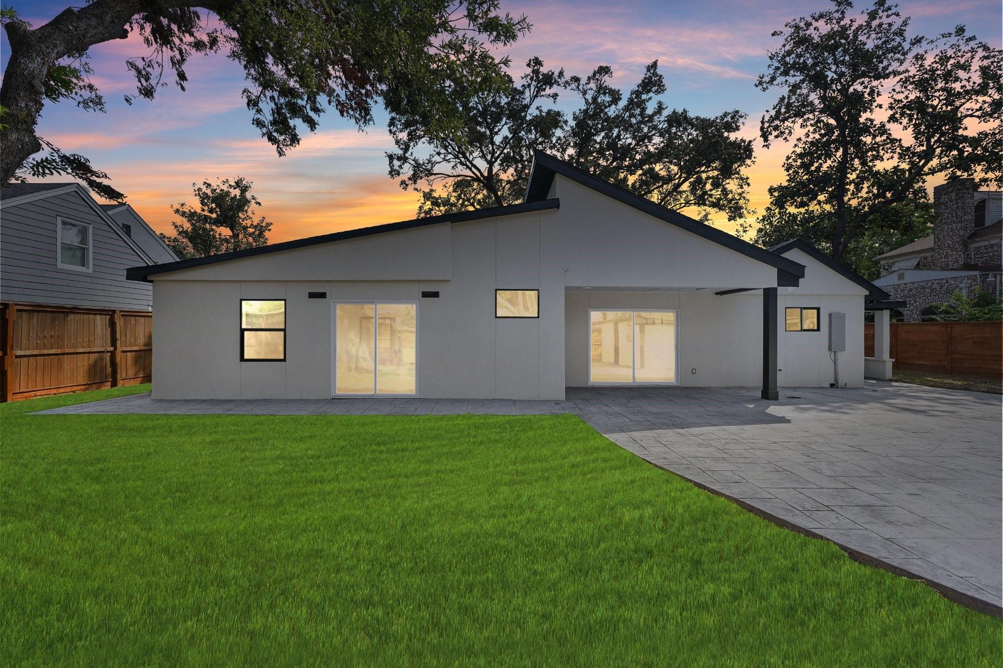 3729 Rio Vista Street