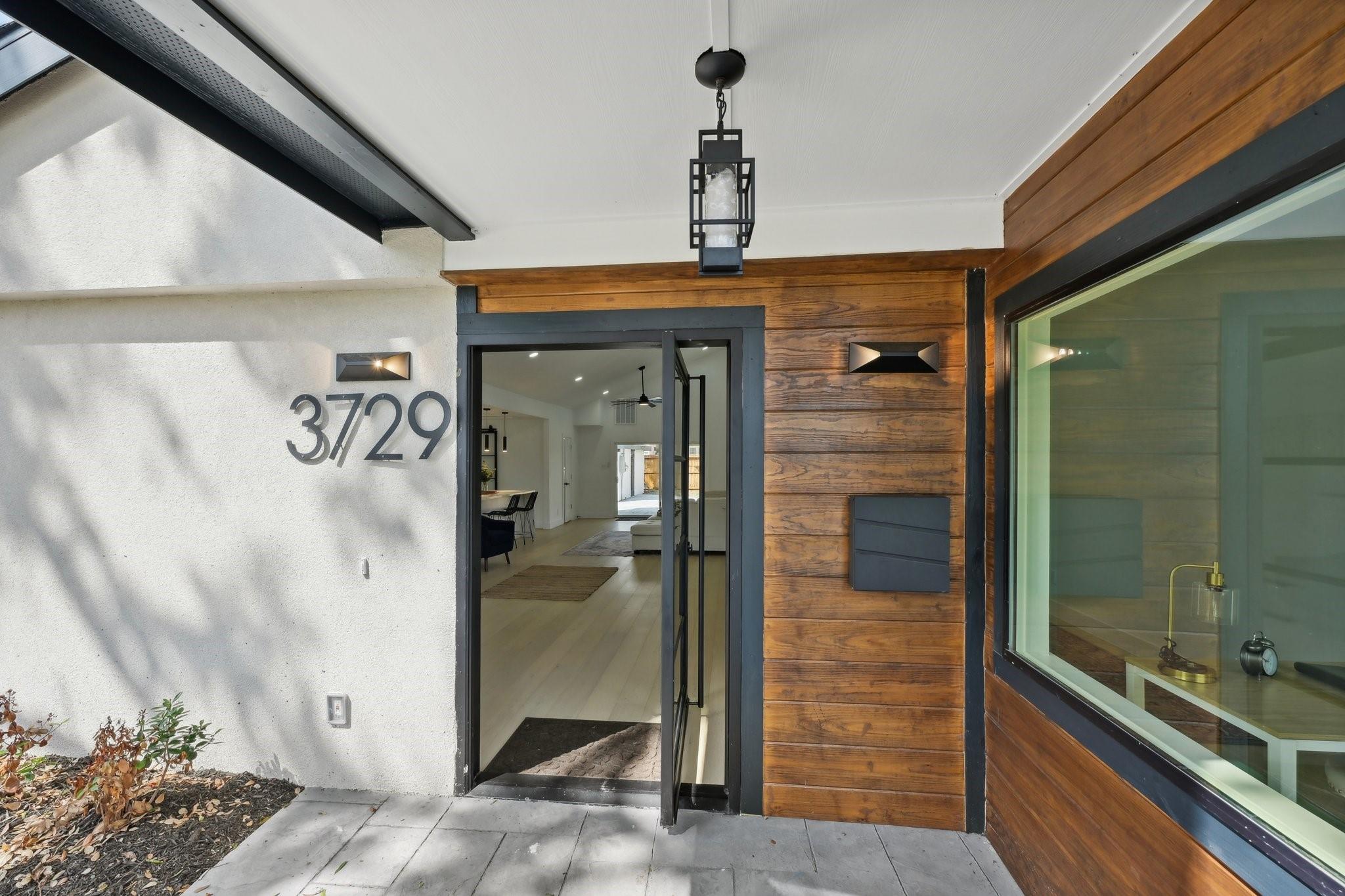 3729 Rio Vista Street