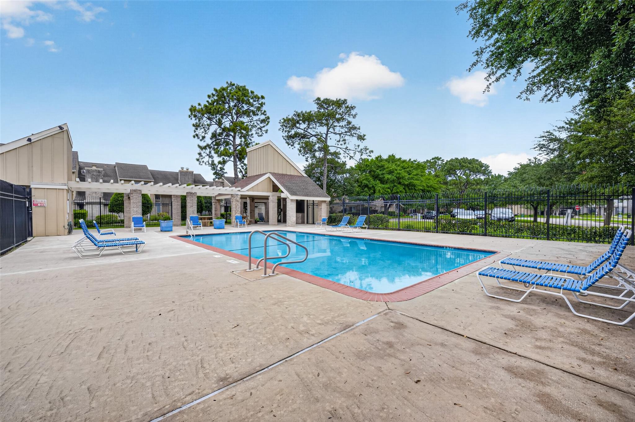 2340 Woodland Park Drive # 113