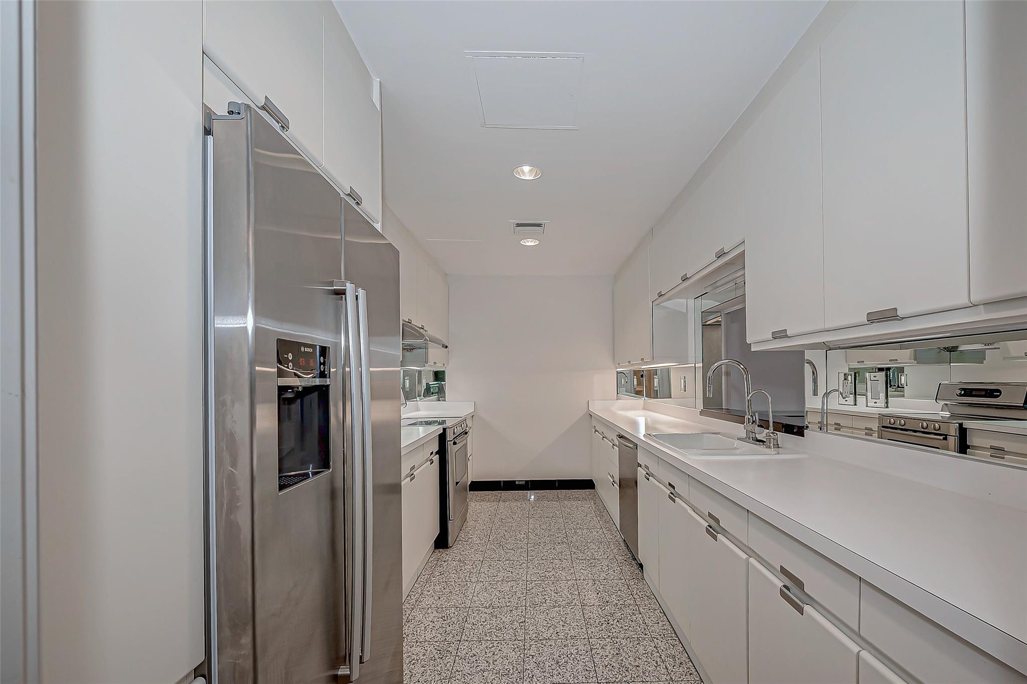 1111 Hermann Drive # 6E