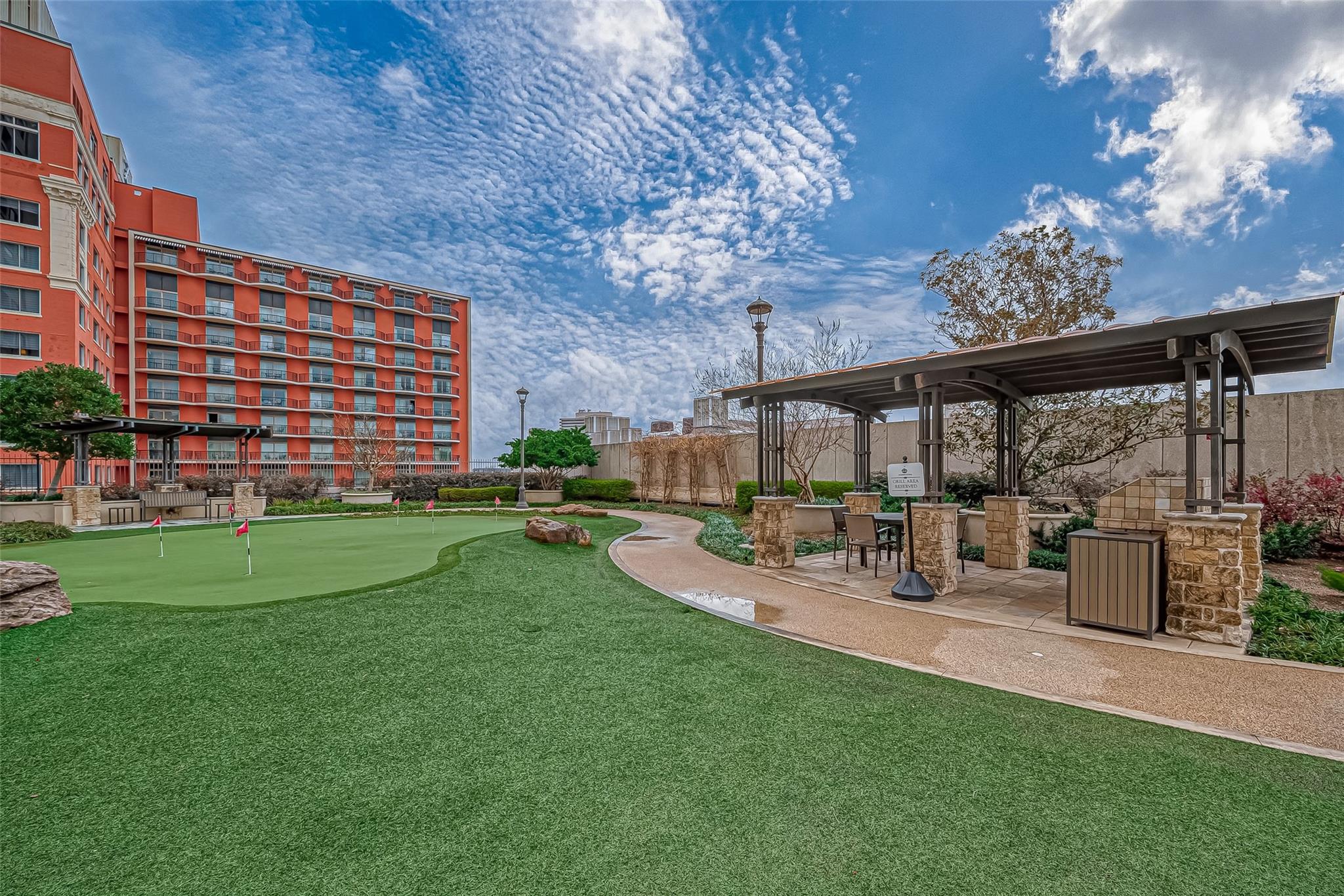 1111 Hermann Drive # 6E