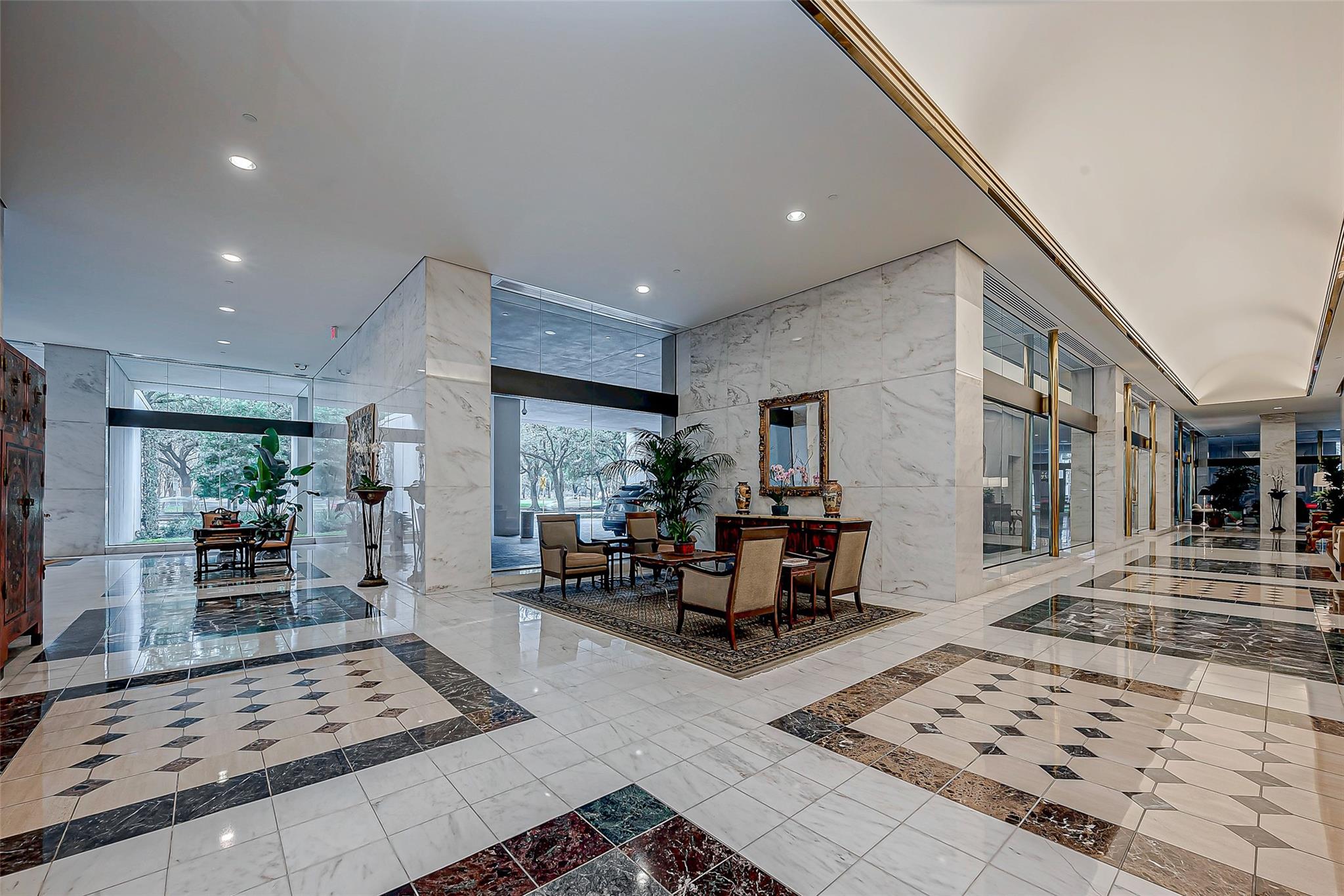 1111 Hermann Drive # 6E