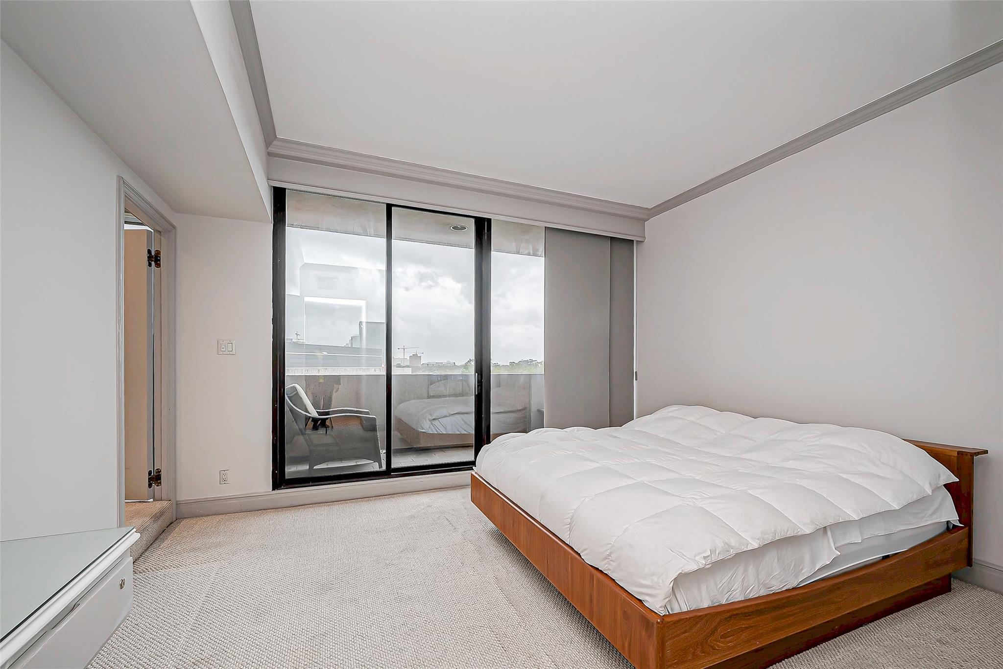 1111 Hermann Drive # 6E