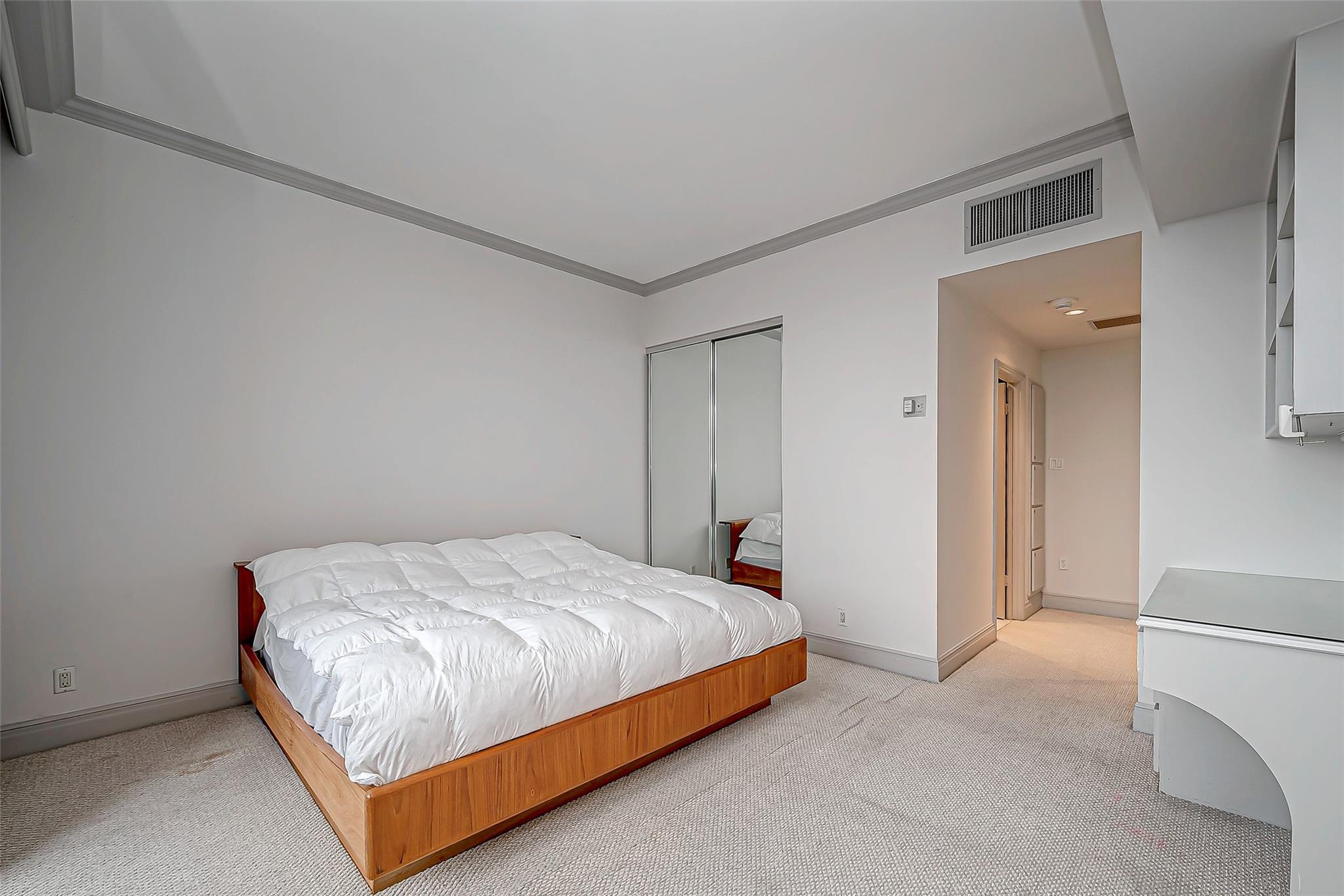 1111 Hermann Drive # 6E