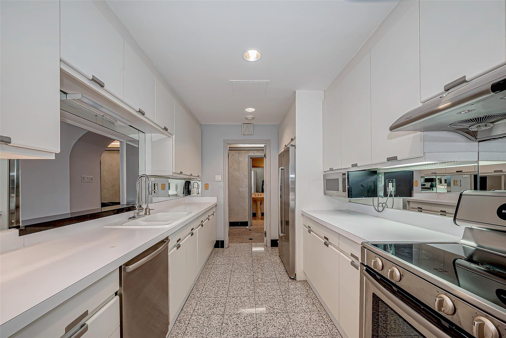 1111 Hermann Drive # 6E