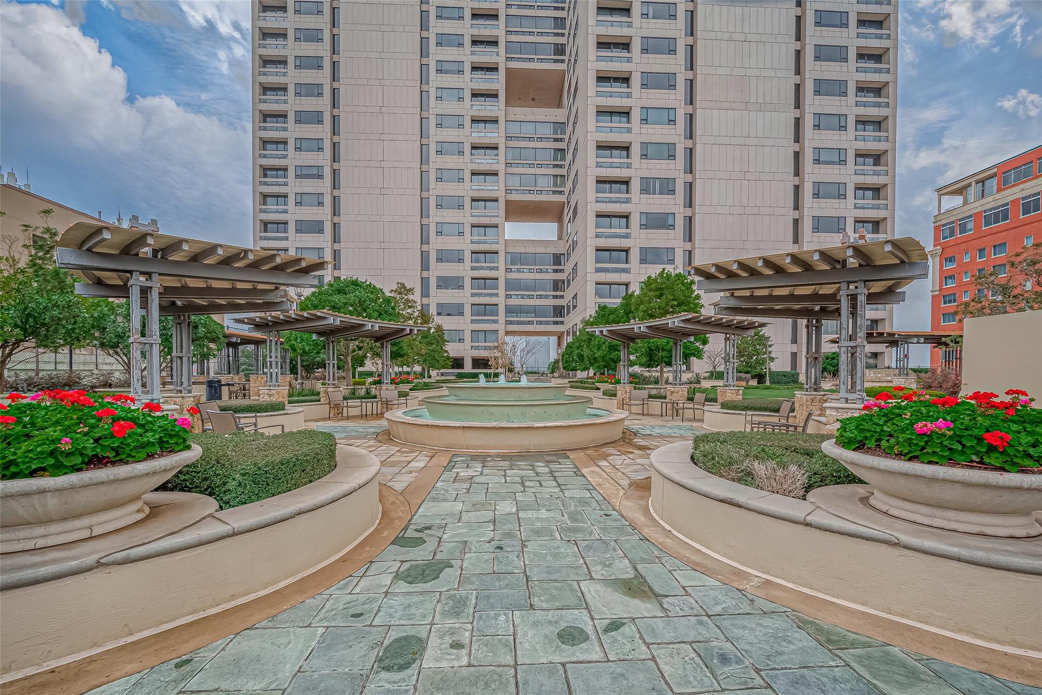 1111 Hermann Drive # 6E