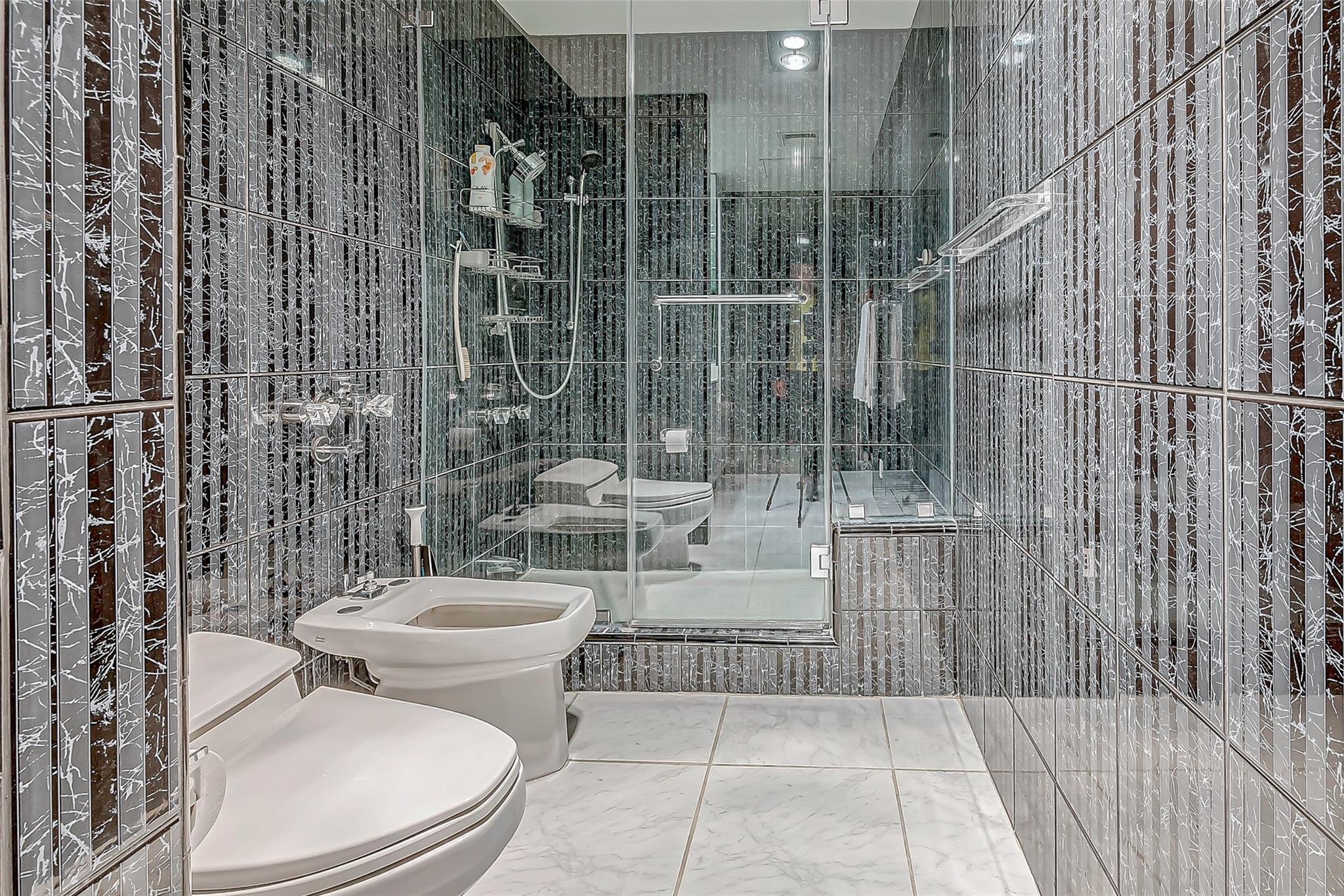 1111 Hermann Drive # 6E