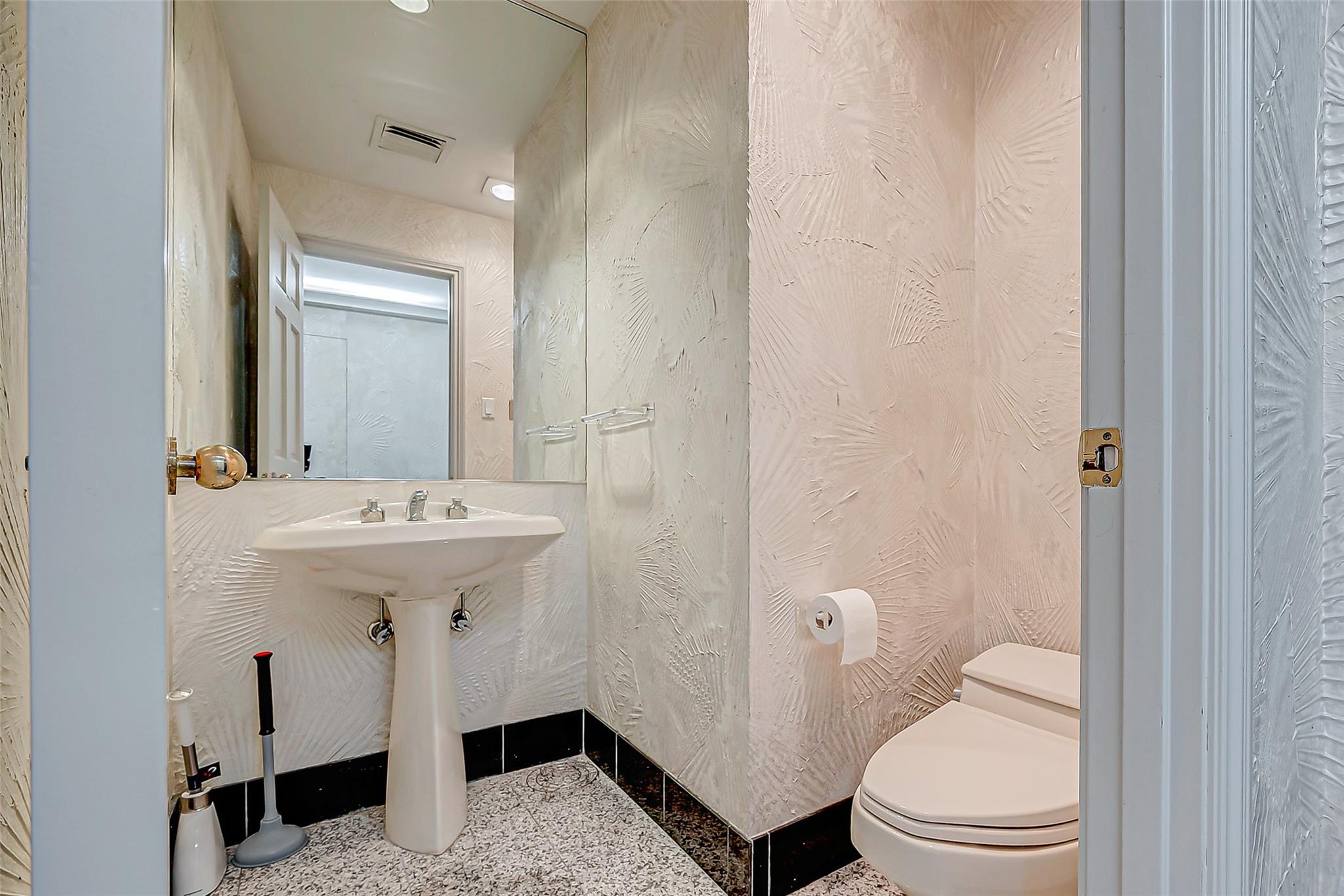 1111 Hermann Drive # 6E